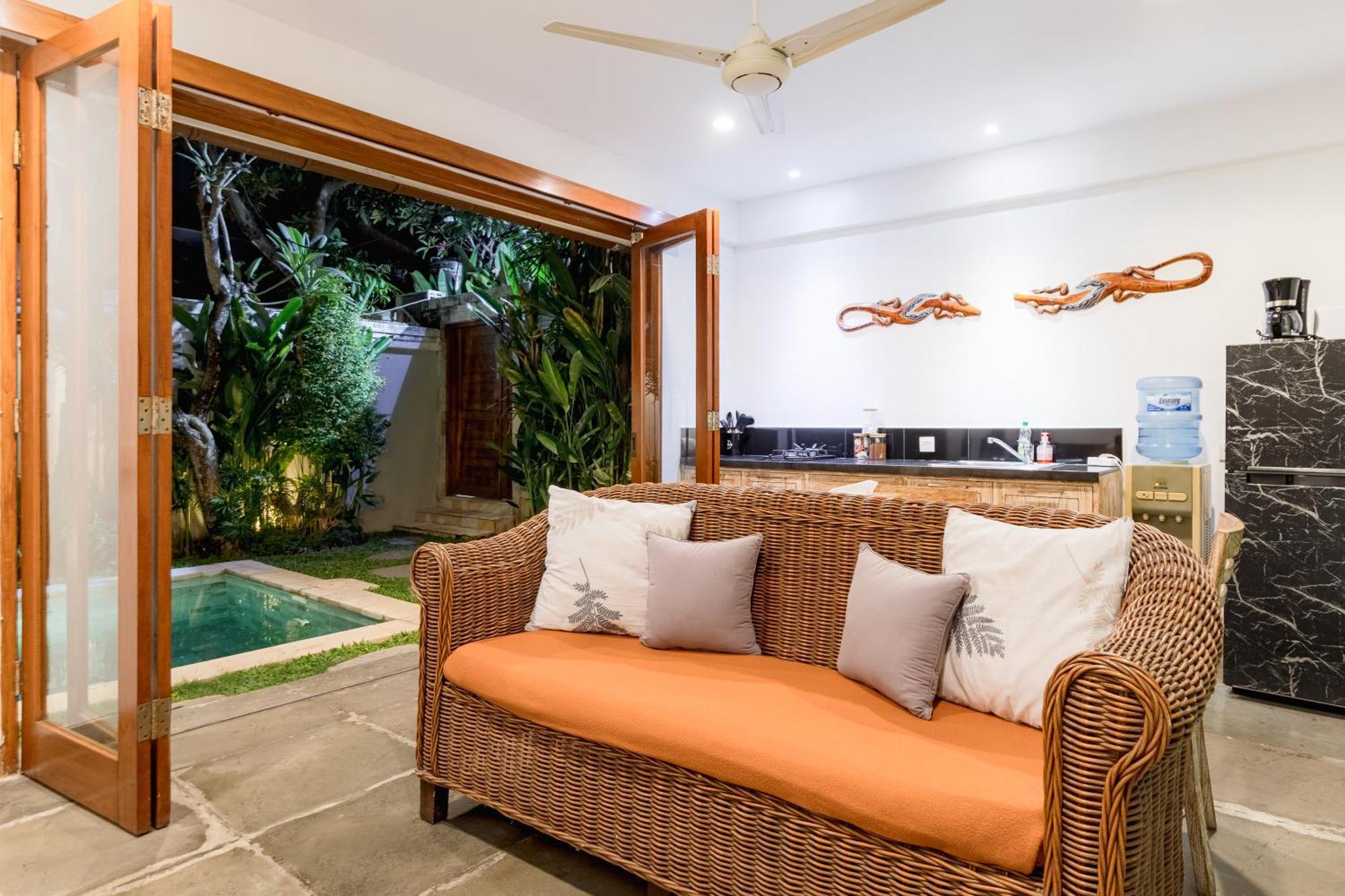 Two Lizards Beach Villas Sanur  Exterior photo